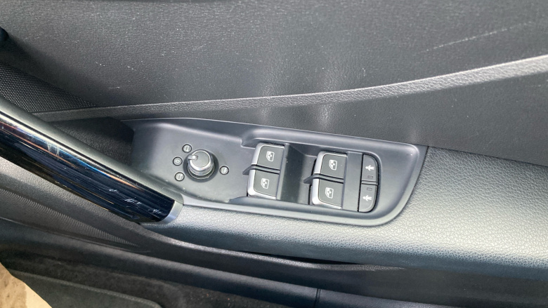 Audi Q2 35 TFSI Black Edition 5dr Petrol Estate